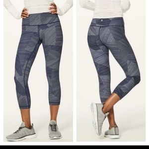 Lululemon Hi-Rise Wunder Under Crops Size 8